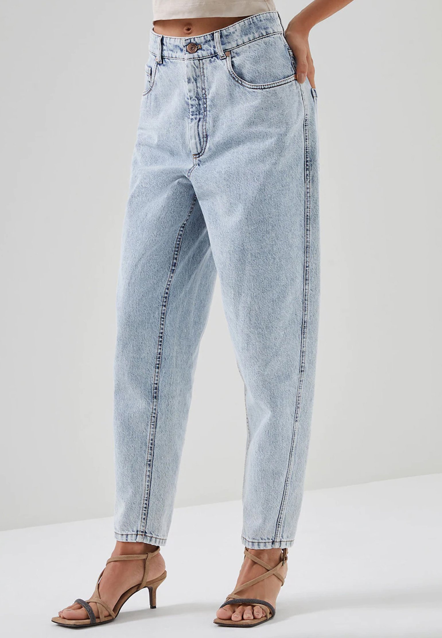 Jeans BRUNELLO CUCINELLI Color: blue (Code: 1538) in online store Allure